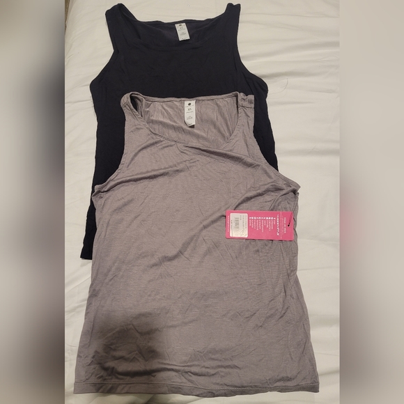 Yogalicious XS size Gray and black color 2pk NWT - Picture 1 of 8